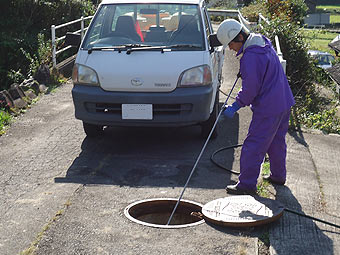 排水管洗浄清掃の様子